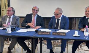 Alparone firma